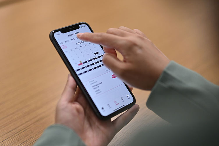 operating mobile phone